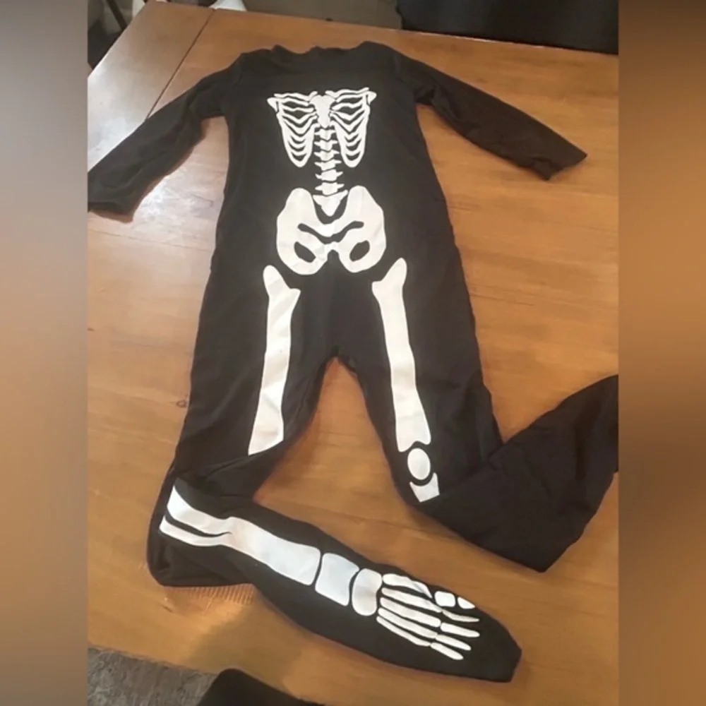 NWOT Skeleton Print Black Pajama Set